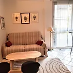 Charming Apartment - Eiffel Tower
