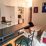 Charming Apartment - Eiffel Tower